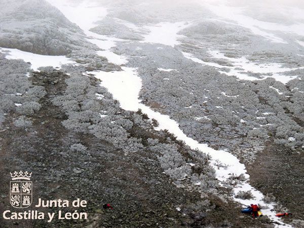 Rescatado un montañero herido en Pico Mencilla en Pineda de la Sierra