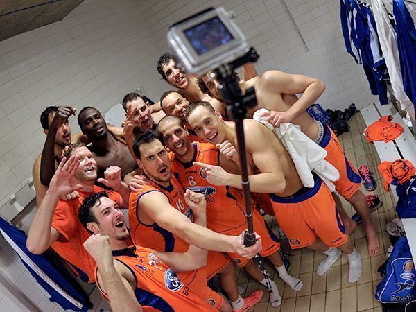 72-81. Autocid no se cansa de llamar a la puerta de la ACB