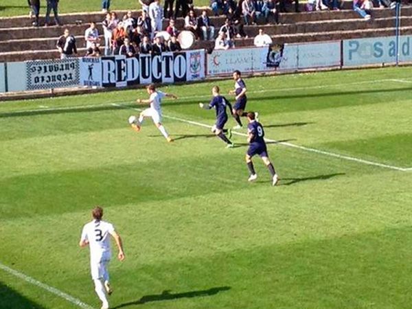 1-2. El Burgos CF reacciona a tiempo en Luanco