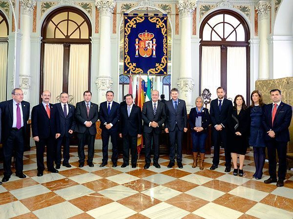 Lacalle y Rico escenifican el hermanamiento entre Burgos y Málaga