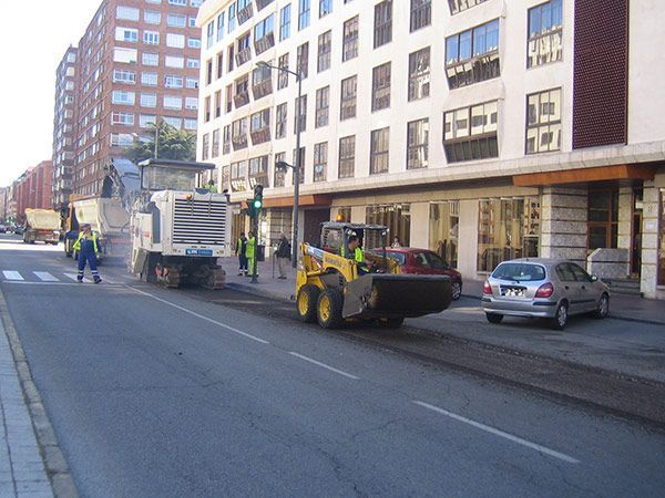 Avenida de la Paz inaugura la nueva campaña de reasfaltado