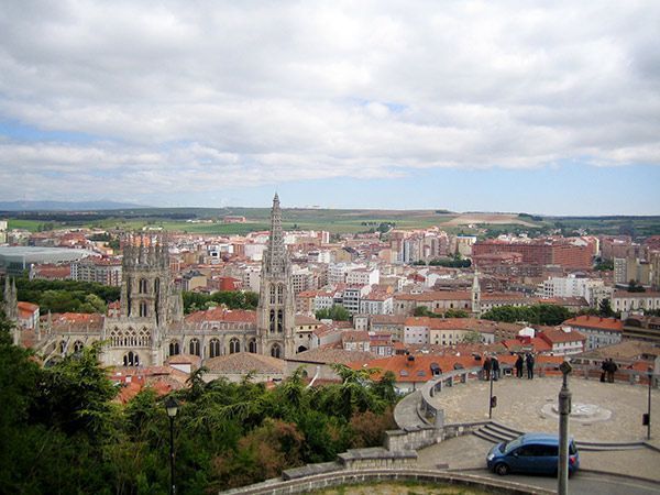 Las hipotecas sobre viviendas cayeron un 37% en Burgos en el mes de marzo