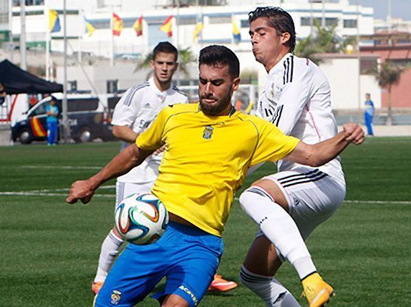 El Burgos incorpora a Adrián Hernández, cedido de Las Palmas