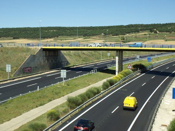 El PSOE pregunta a Fomento por el estado de varias infraestructuras