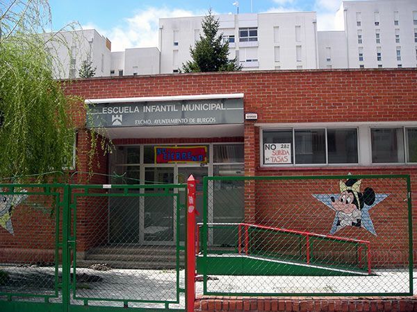 Los técnicos empezarán a trabajar en el proyecto de la Escuela ‘Río Vena’ tras el verano