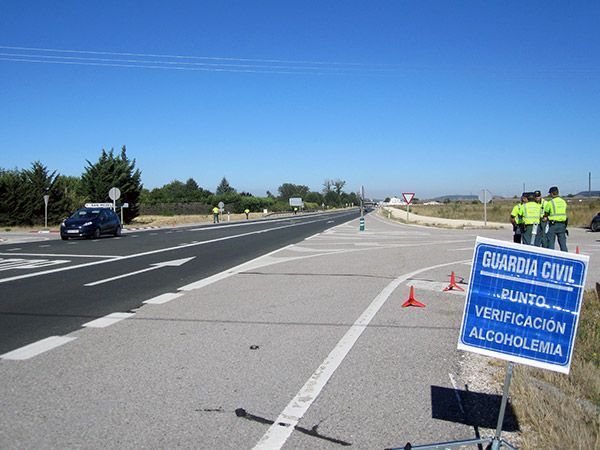 La Guardia Civil intercepta a varios conductores mientras conducían en estado ebrio