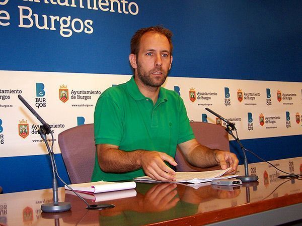 Gil exige responsabilidades a Lacalle por el bloque de las facturas