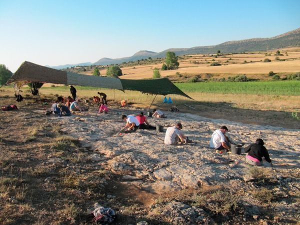 La campaña de excavaciones en La Demanda saca a la luz 10 nuevas icnitas