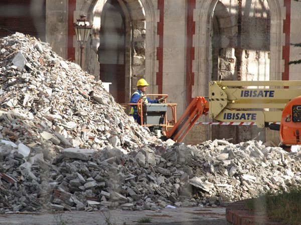 Máquinas y operarios vuelven a la antigua estación