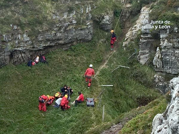 Evacuada una mujer herida en la Torca de la Granjera