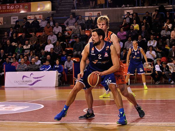 67-43. Partido feo, victoria bonita