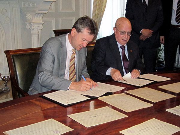 El legado musical de Antonio José se custodia completo en el Palacio de Castilfalé