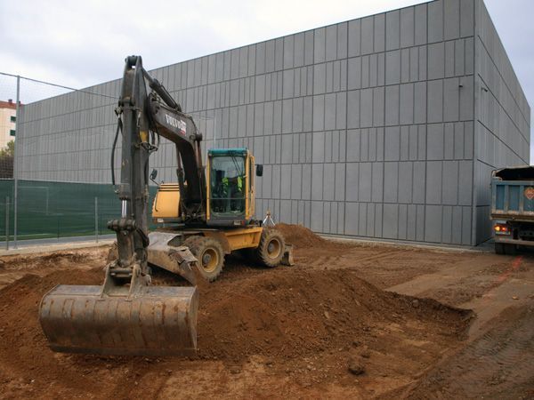 Comienza la construcción de dos pistas de pádel en el Esther San Miguel