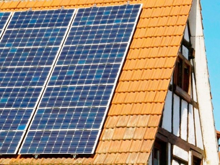 Imagina pide la retirada del ‘impuesto al sol’ y la instalación de generadores solares