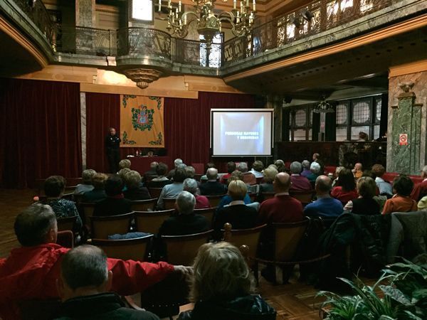 La Policía da una charla sobre seguridad en el Círculo de la Unión