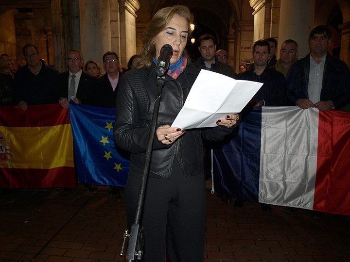 El corazón de Burgos llora a las víctimas de París