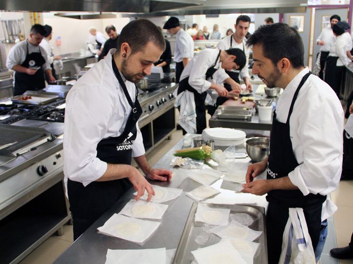 El maño Javier Carcas se lleva el Concurso de Cocina de Morcilla de Sotopalacios