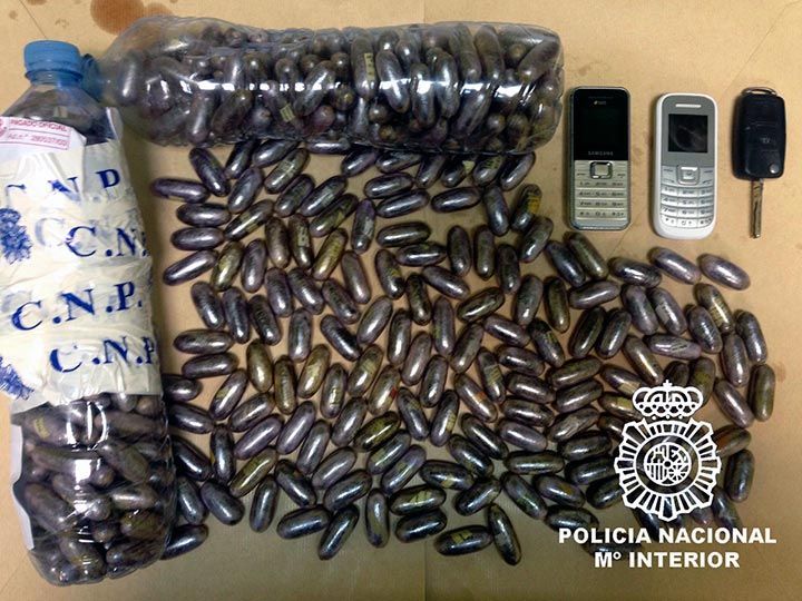 Detienen a un hombre tras ser pillado con casi 3 kilos de hachís