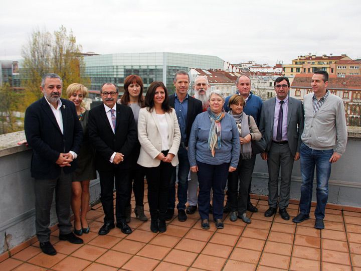 El PSOE presenta un programa “sin recetas mágicas”