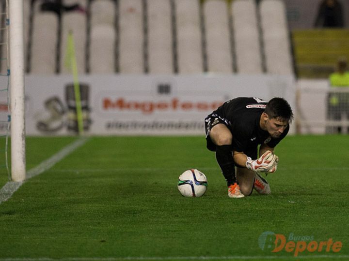 1-1. El Burgos salva un punto en El Sardinero