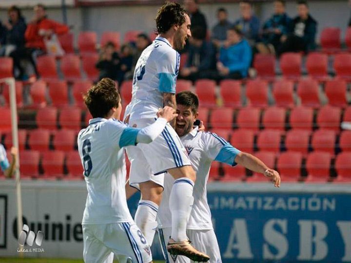 1-2. El Mirandés tira de galones en Huesca