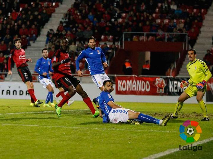 1-2. El Mirandés perdona, el Oviedo no