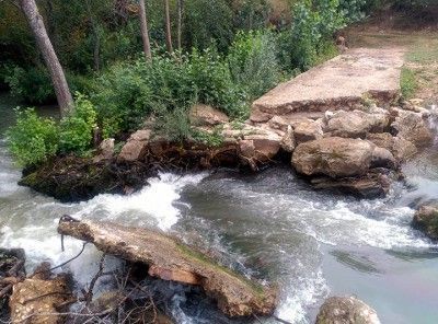 El puente de Robredo se acabó de venir abajo con las últimas avenidas. BC