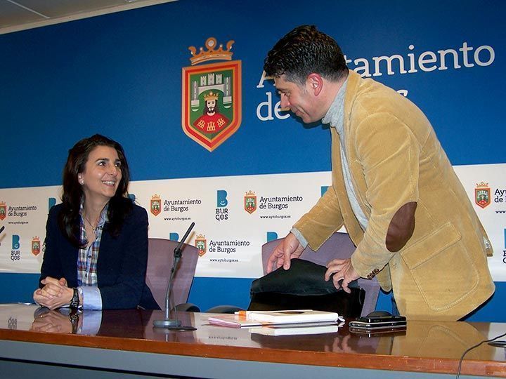 Bañeres lamenta que la ciudad “esté en manos” de la concejal no adscrita