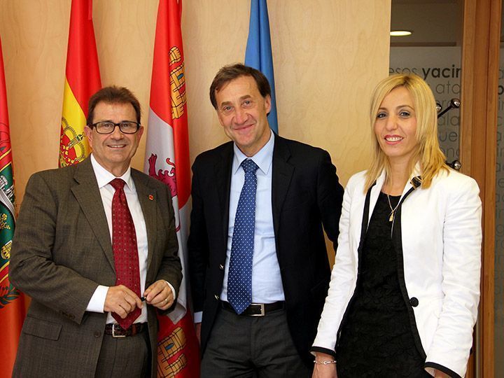 Las universidades Isabel I e Islas Baleares sellan una triple alianza