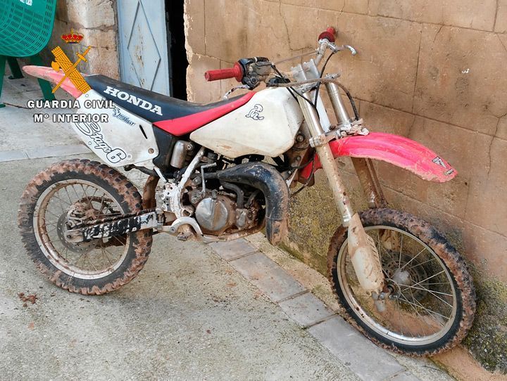 Sorprenden a un joven circulando con una motocicleta robada en 2011