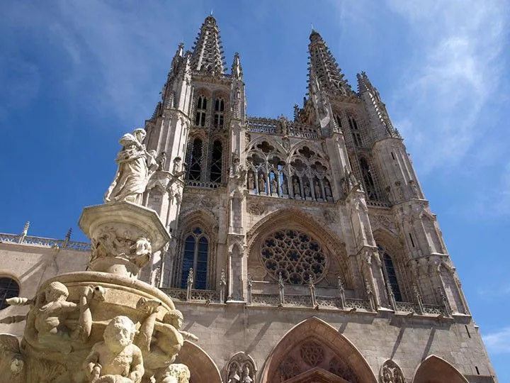 Una pulsera permitirá entrar por 8 euros en la Catedral y tres templos más