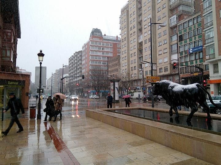 Marzo se despide con nieve y problemas en las carreteras