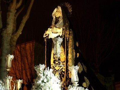 La Soledad ha procesionado por el centro de Burgos. BC