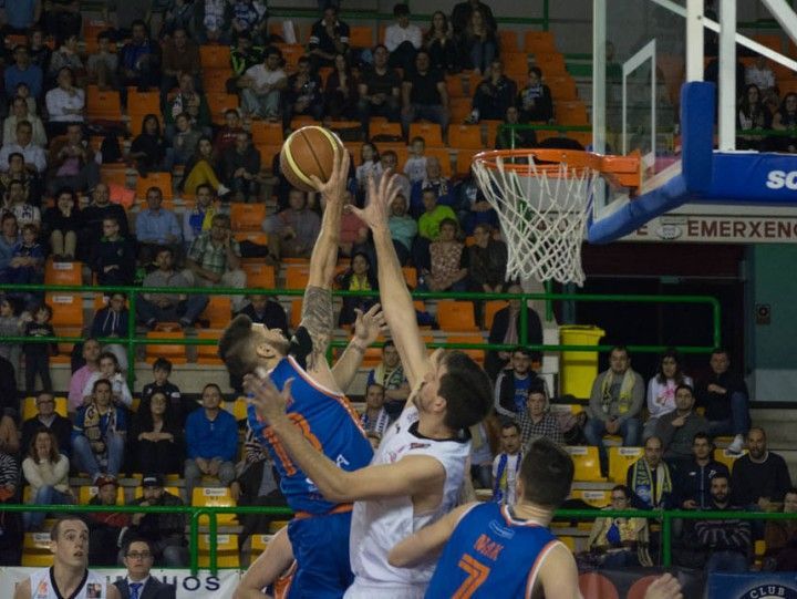 85-67. Un superior Ourense prolonga la serie