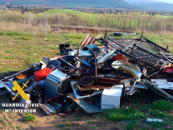 Cinco detenidos por robar 5.000 kilos de chatarra en Las Merindades