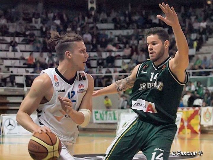 83-71. El Huesca pone contra las cuerdas al San Pablo