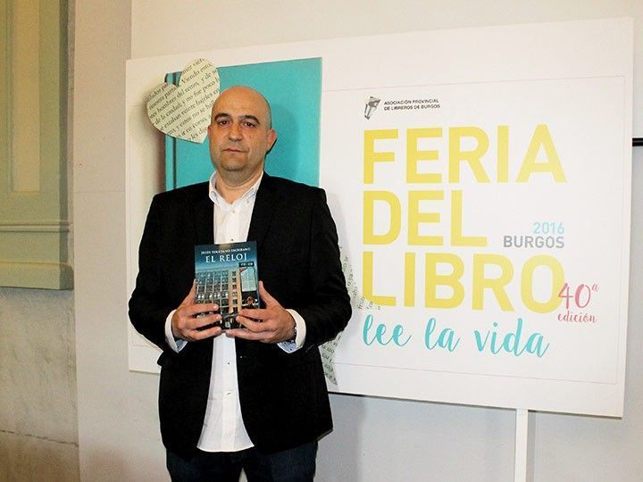 Jesús Toledano presenta ‘El Reloj’ en su afán por tejer historias sobre un Burgos pasado