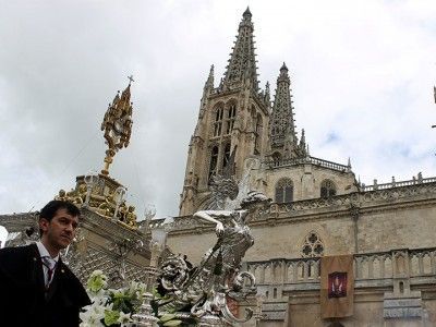 Las amenazantes nubes han respetado la procesión. IAC