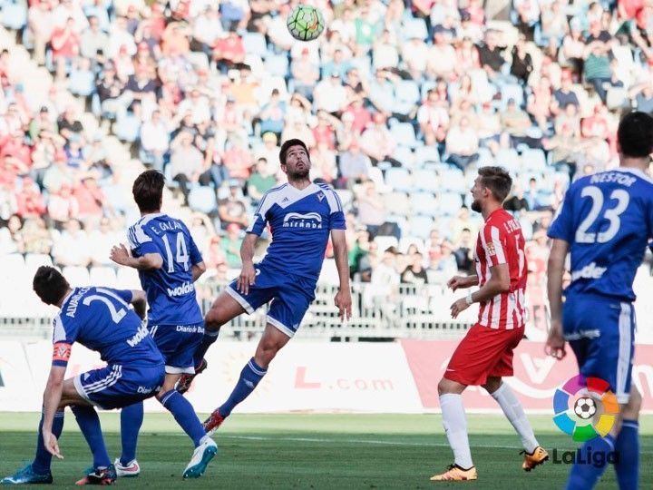 2-1. El Almería coge aire a costa del Mirandés