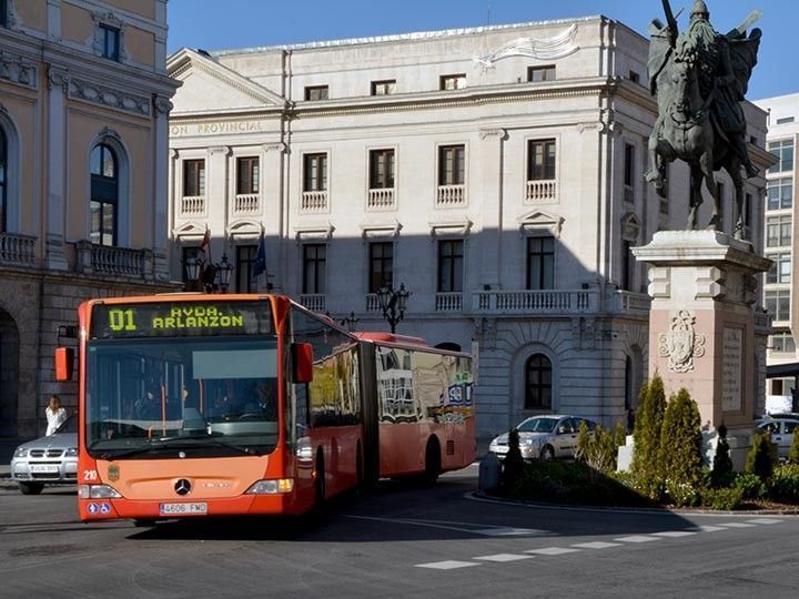 Arrancan los trámites para adquirir seis nuevos autobuses urbanos en 2016