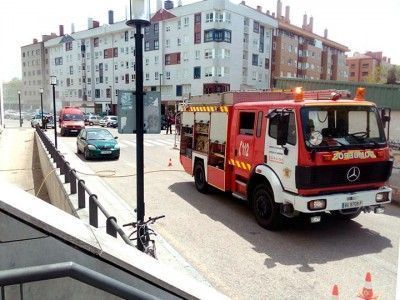 Hasta el lugar se ha desplazado una dotación de bomberos. BC