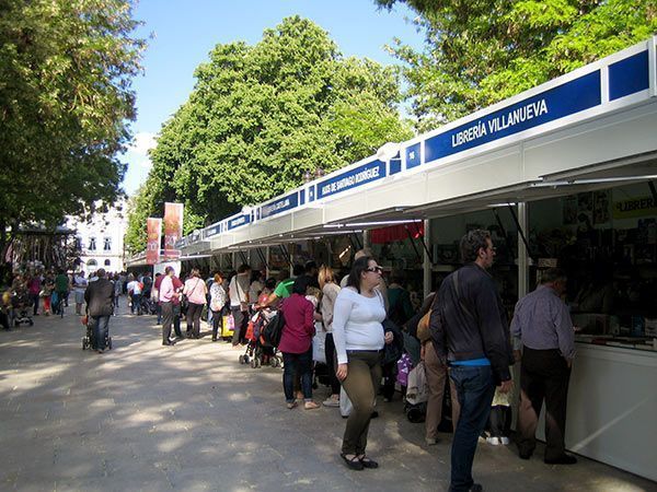 Gómez Jurado o Rivera de la Cruz en una feria del libro que mira a los peques