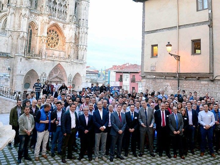 Novelec Technics celebra su segundo aniversario rodeada de clientes