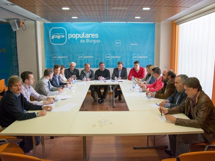 El PP ratifica a Mateu y Contreras como cabezas de lista al Congreso y el Senado