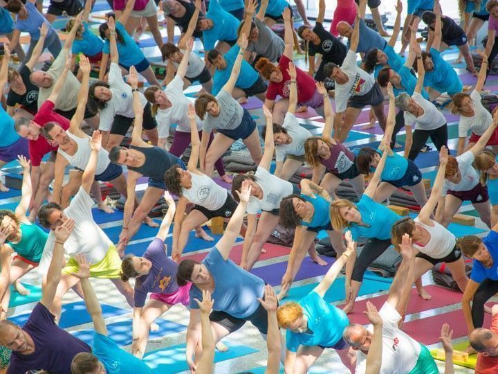 La filosofía del Yoga Iyengar toma el Fórum Evolución durante el fin de semana