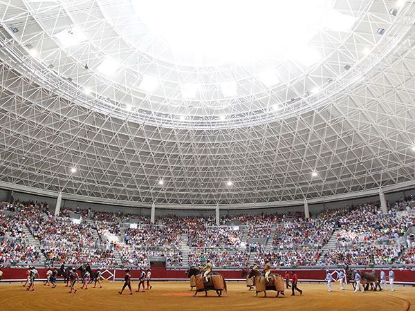 Recurren la Feria Taurina ante el Contencioso y solicitan su suspensión cautelar