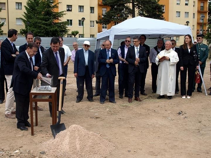 Sagrada Familia pone la primera piedra para su nuevo polideportivo