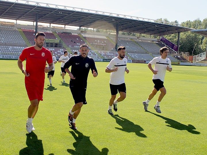 El nuevo proyecto del Burgos CF echa a andar con catorce jugadores