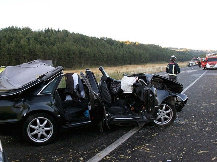 Tres fallecidos y cinco heridos en dos accidentes en la A-62 y la N-I