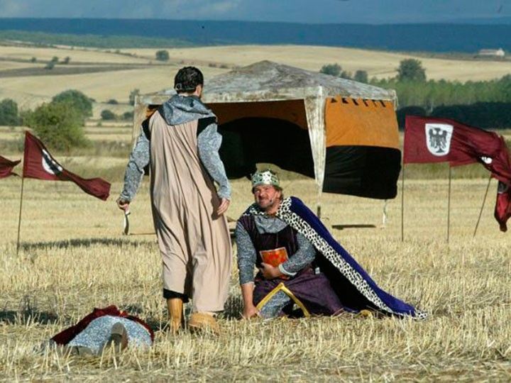 Miles de burgaleses reviven la batalla de Castilla y Navarra en Atapuerca